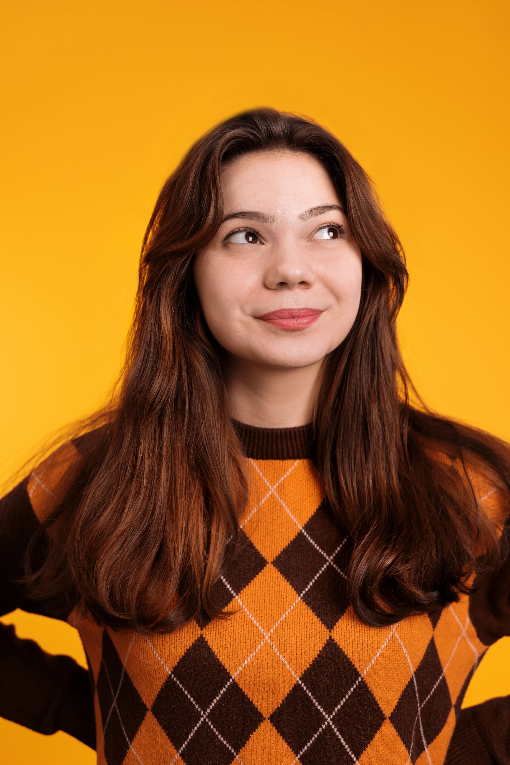 portrait-smiling-young-woman-min