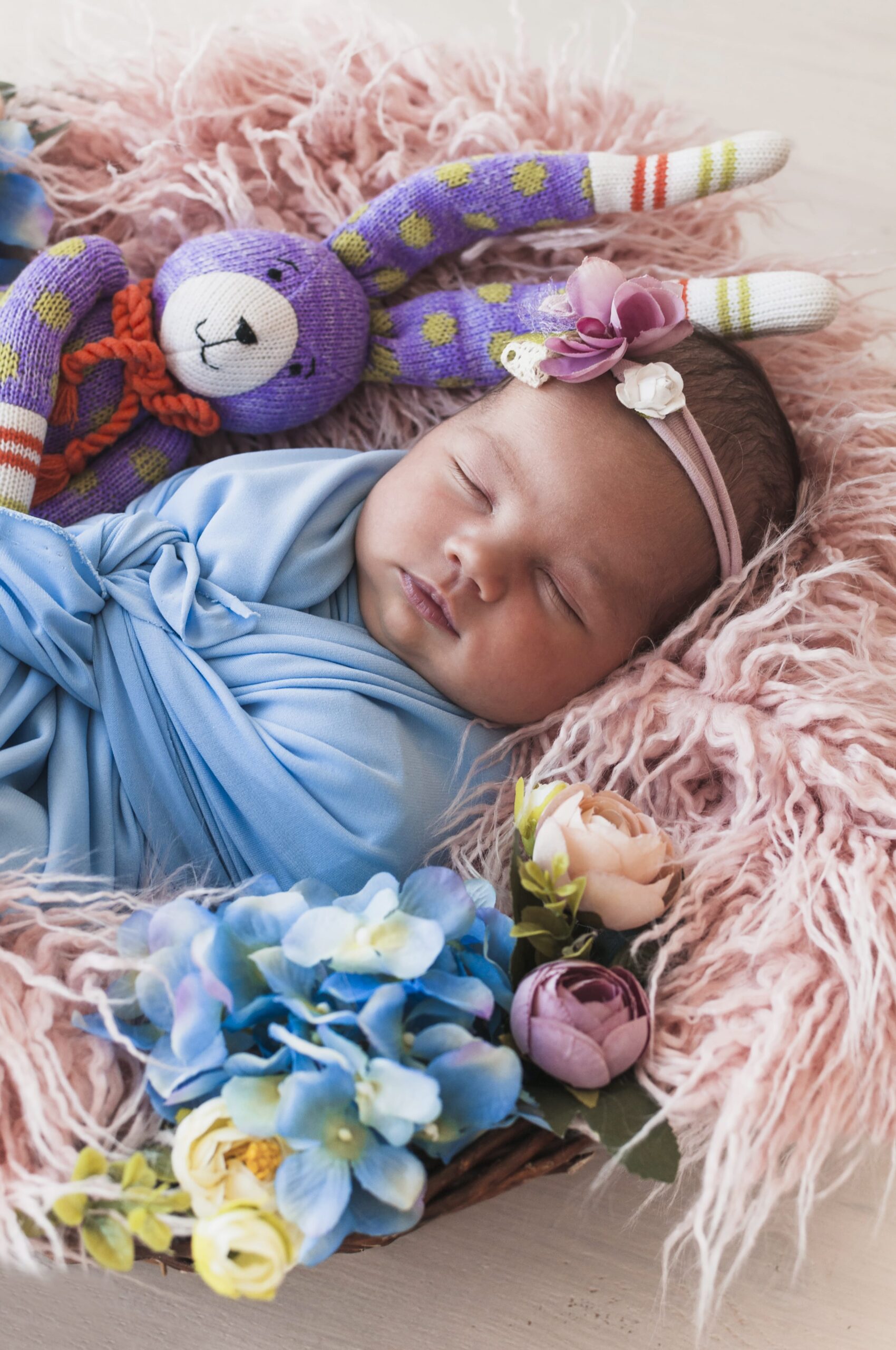 sweet-baby-dreaming-basket-min sweet-baby-dreaming-basket-min